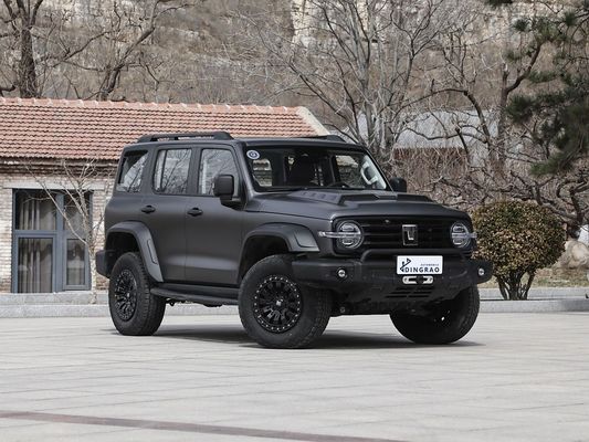 2025 4WD Energy Hybrid 3.0T Tank 300 SUV 500Nm 265KW 360Ps Αεροκίνητο με 105Km καθαρή ηλεκτρική αυτονομία Μαύρο / γκρι εσωτερικό